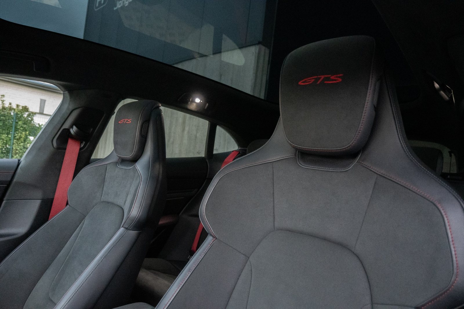 Porsche Taycan GTS Sport Turismo