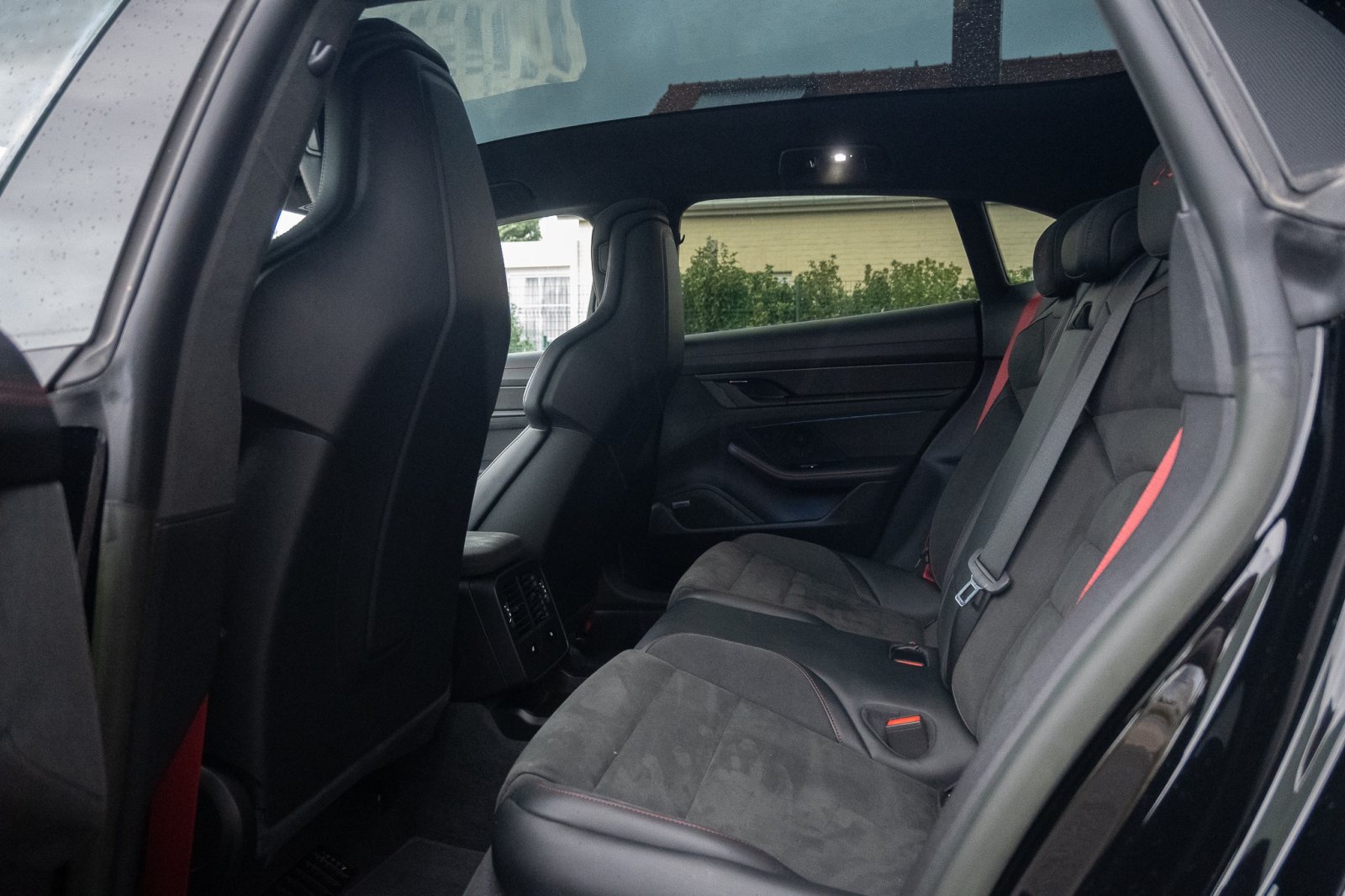Porsche Taycan GTS Sport Turismo