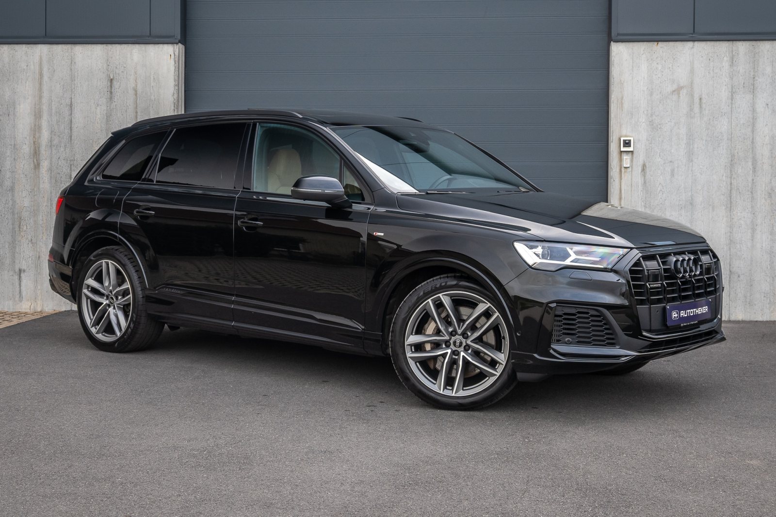 Audi Q7 55 TFSIe S-Line / Audi Exclusive