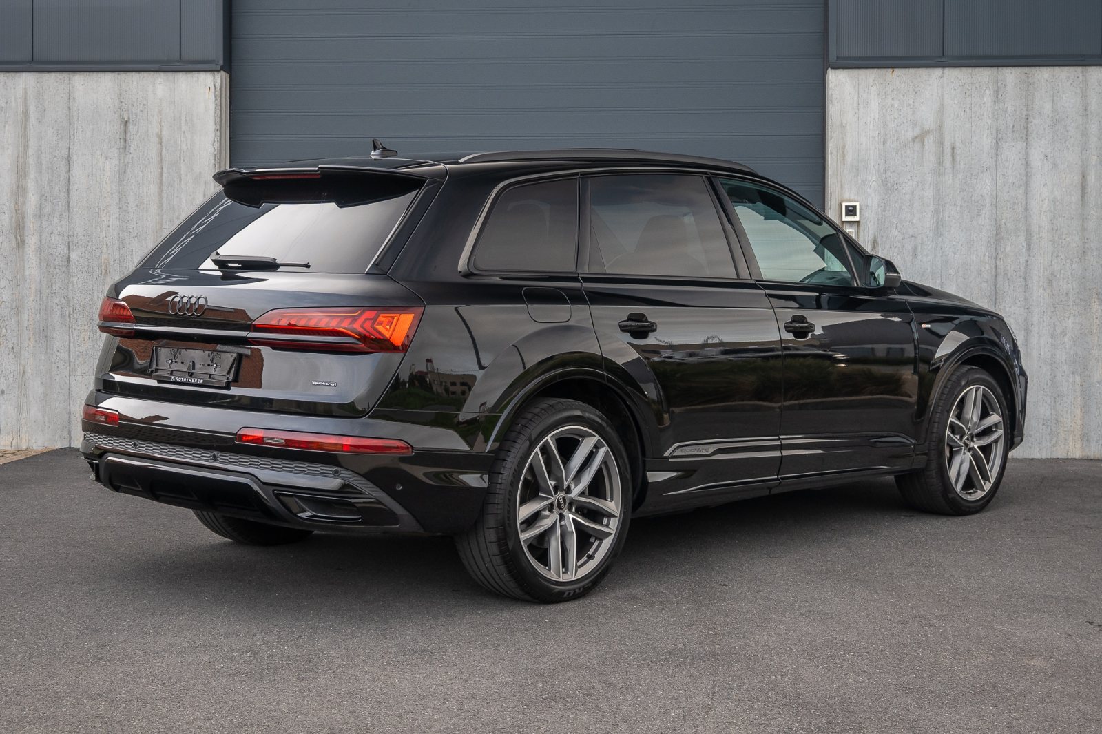 Audi Q7 55 TFSIe S-Line / Audi Exclusive