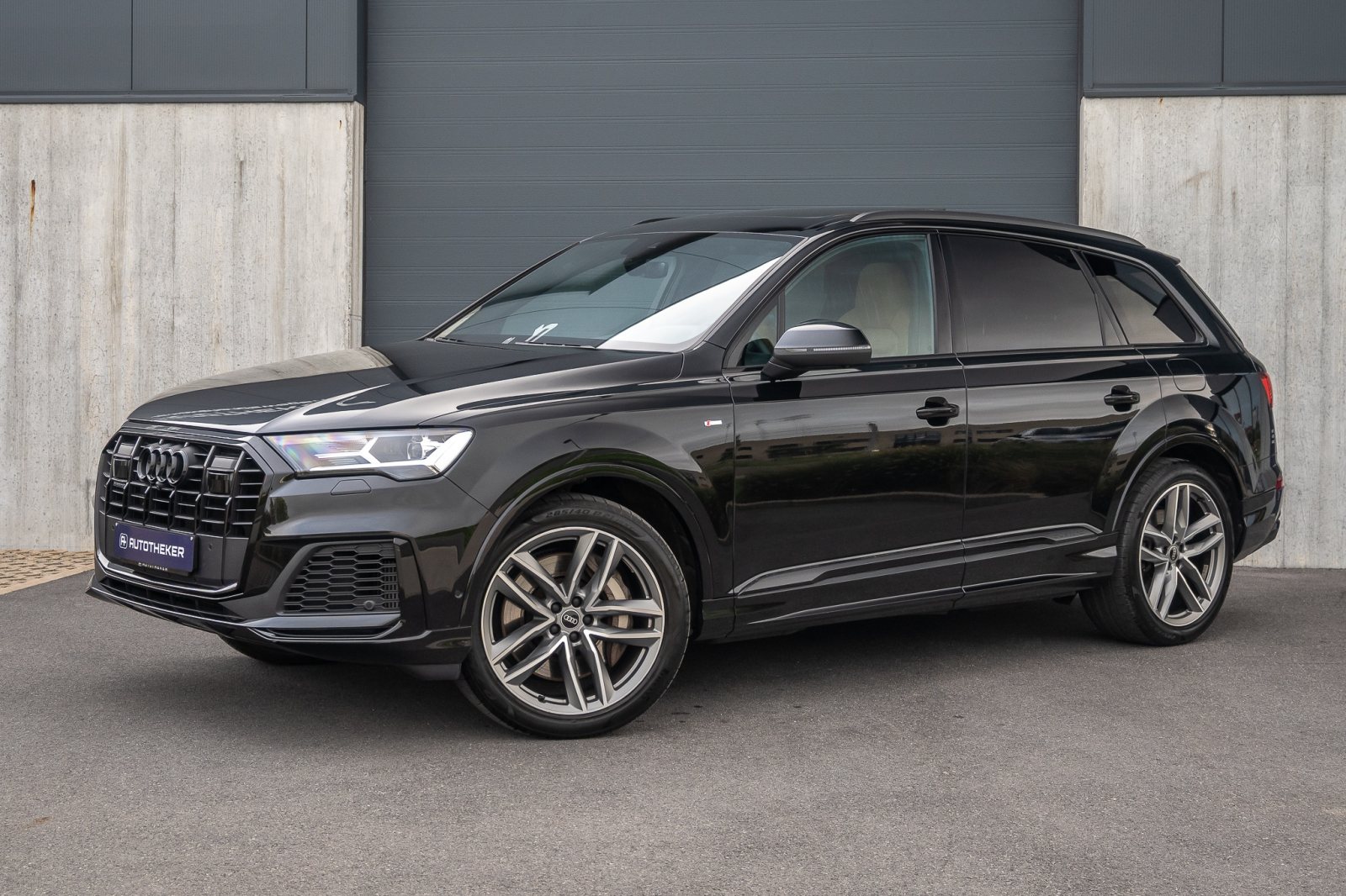 Audi Q7 55 TFSIe S-Line / Audi Exclusive