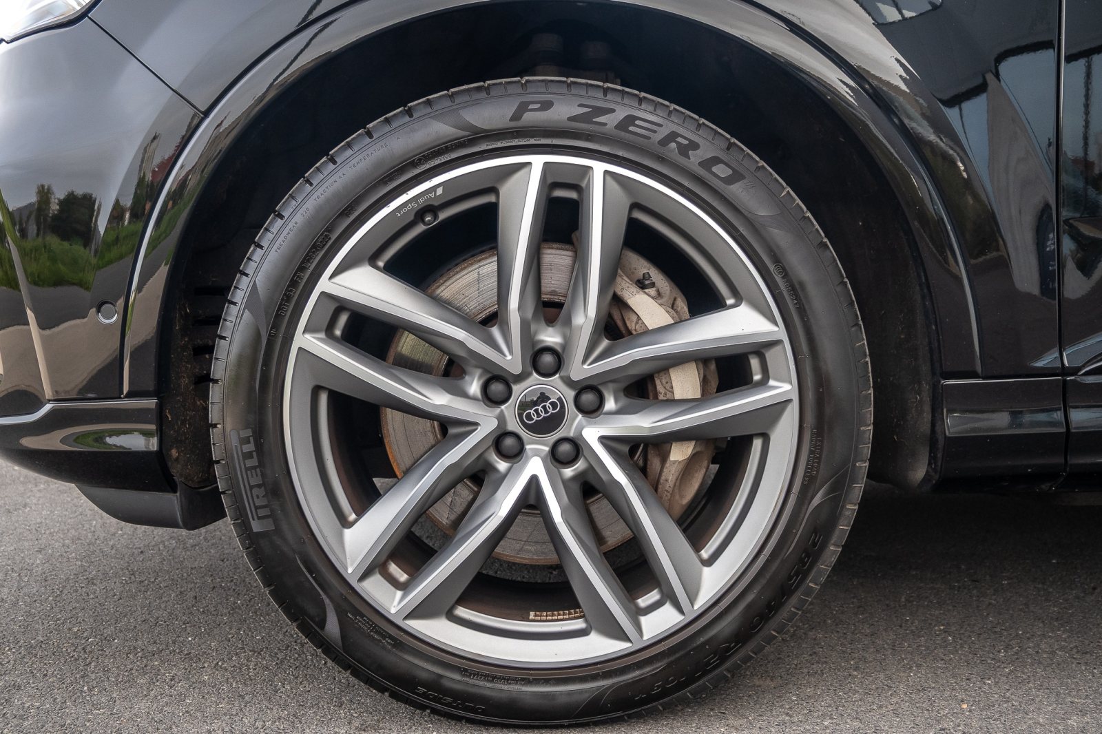 Audi Q7 55 TFSIe S-Line / Audi Exclusive