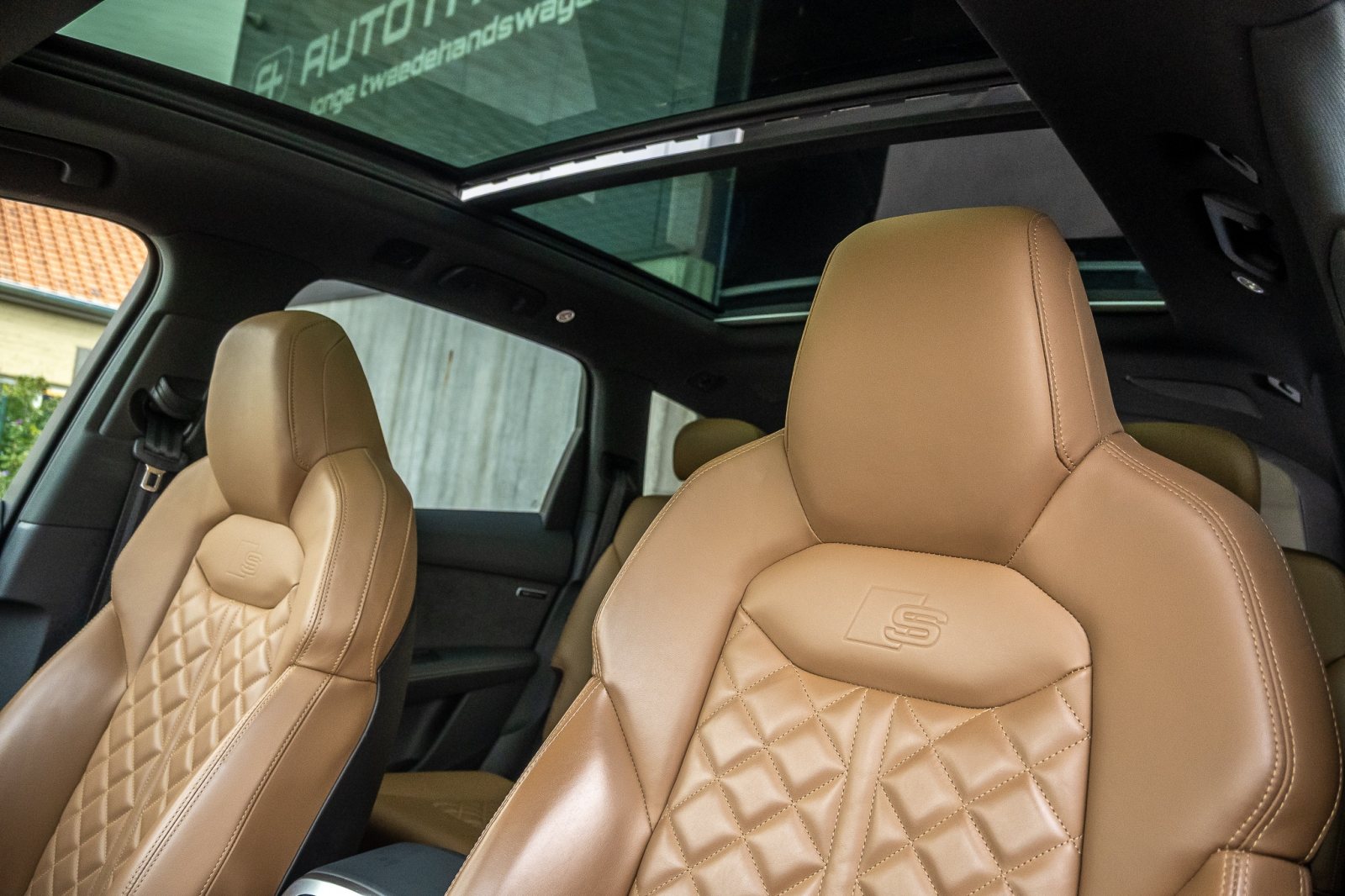 Audi Q7 55 TFSIe S-Line / Audi Exclusive