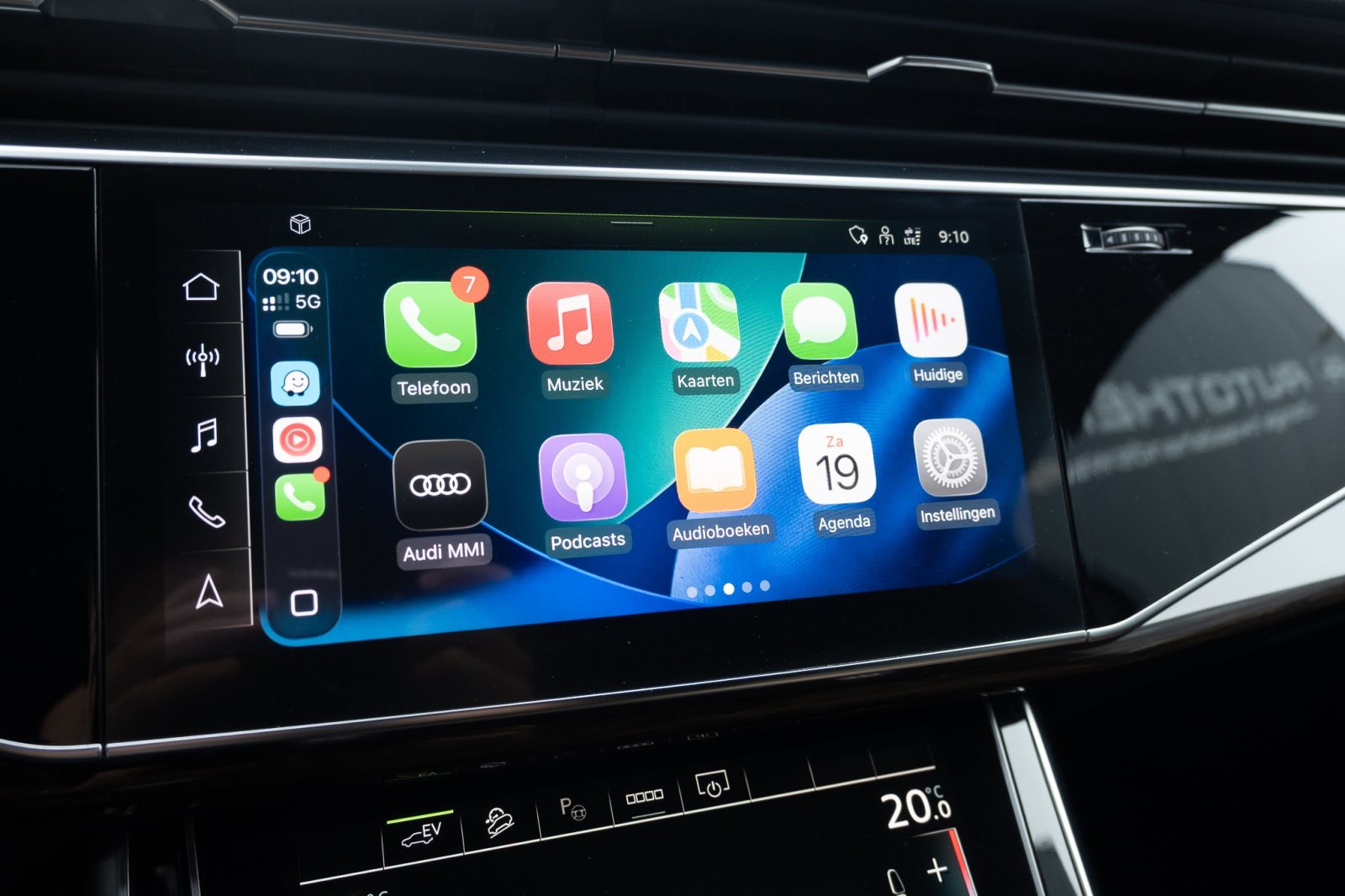 Audi Q7 55 TFSIe S-Line / Audi Exclusive
