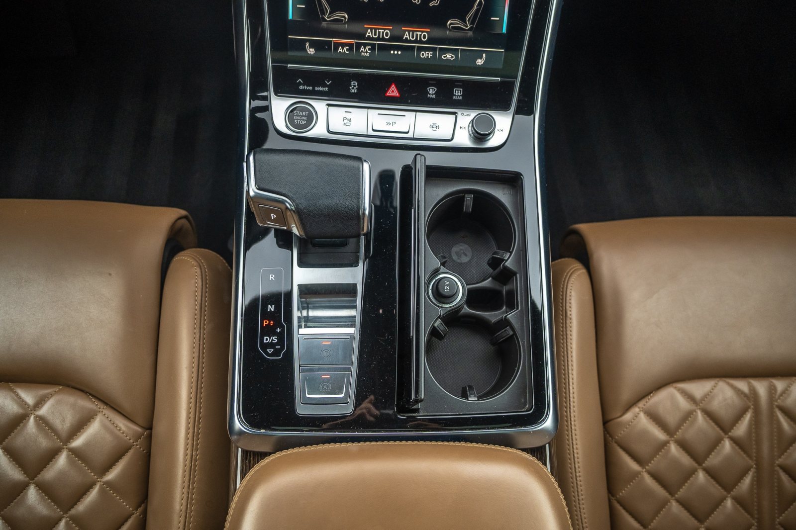 Audi Q7 55 TFSIe S-Line / Audi Exclusive