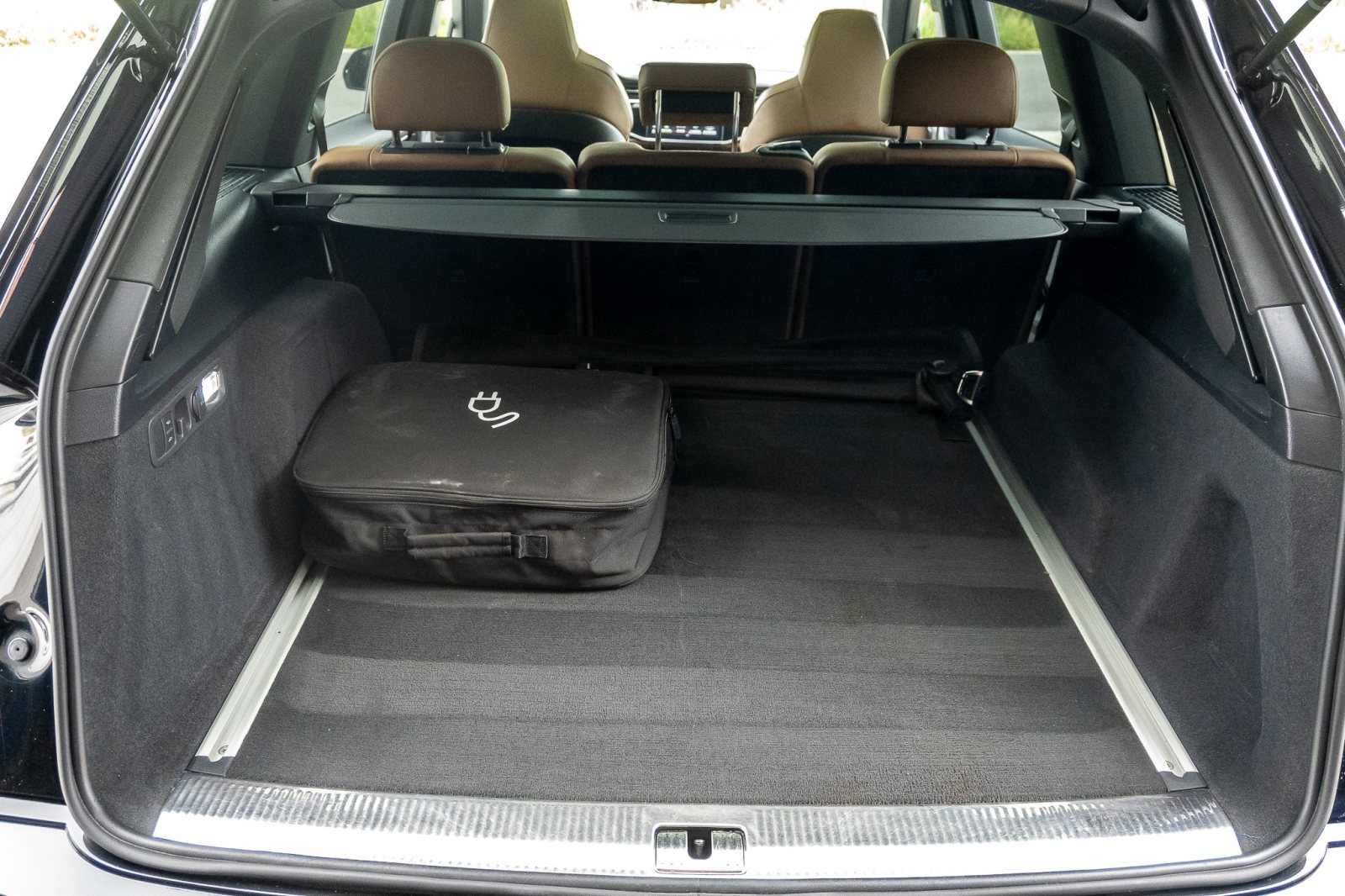 Audi Q7 55 TFSIe S-Line / Audi Exclusive