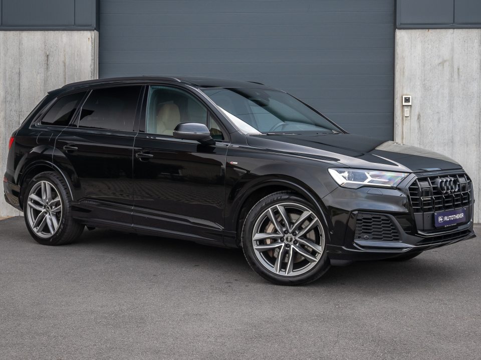 Audi Q7 55 TFSIe S-Line / Audi Exclusive