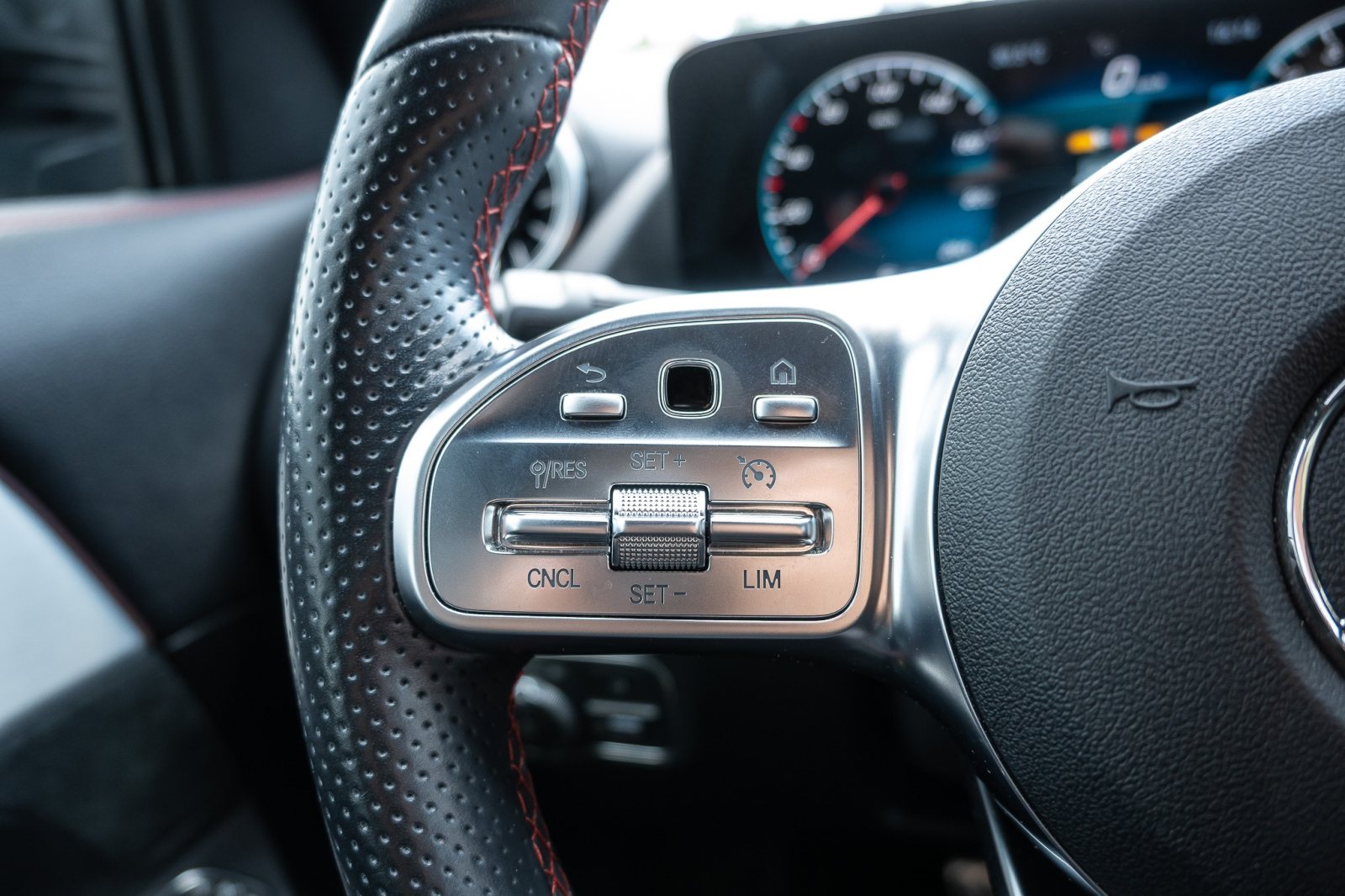 Mercedes-Benz GLA 250e PHEV AMG Line