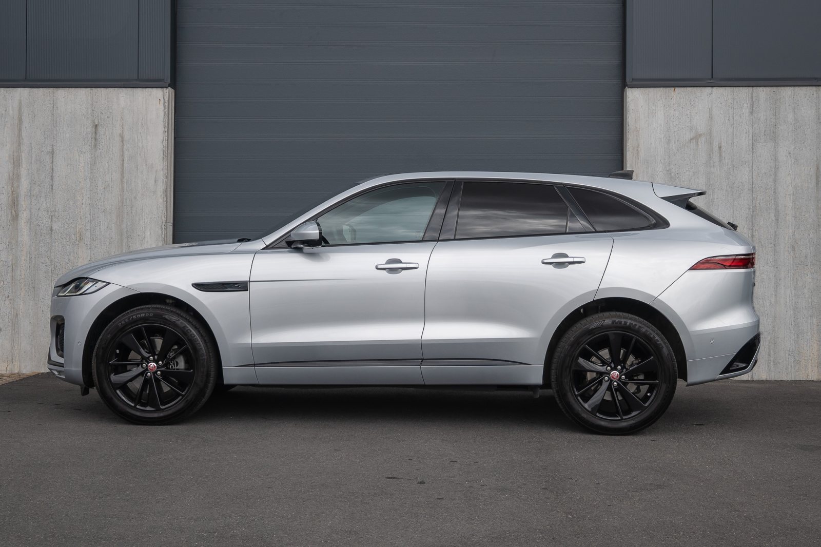 Jaguar F-Pace AWD P250 R-Dynamic