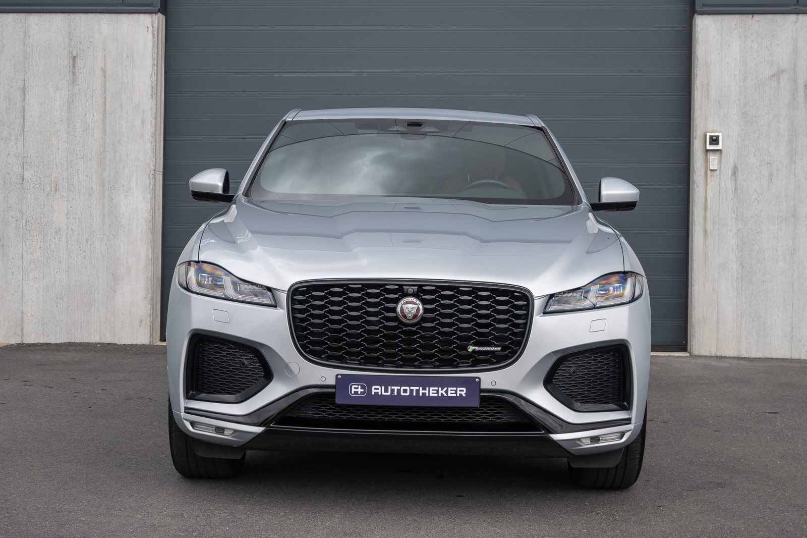 Jaguar F-Pace AWD P250 R-Dynamic