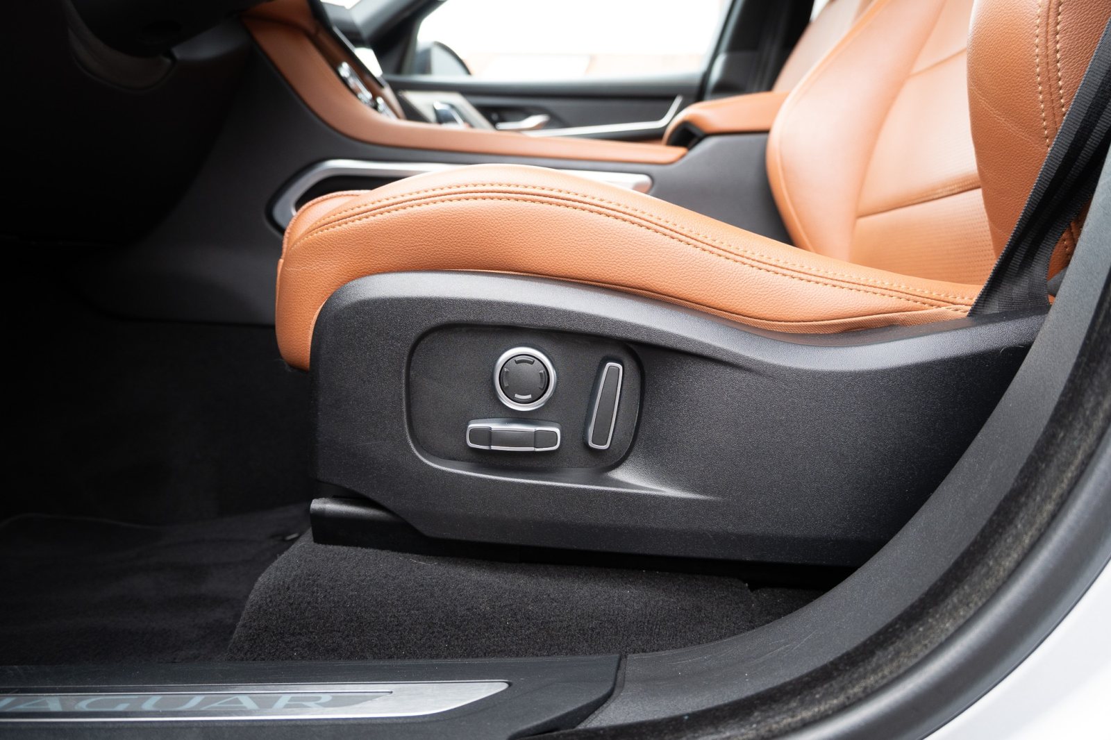 Jaguar F-Pace AWD P250 R-Dynamic