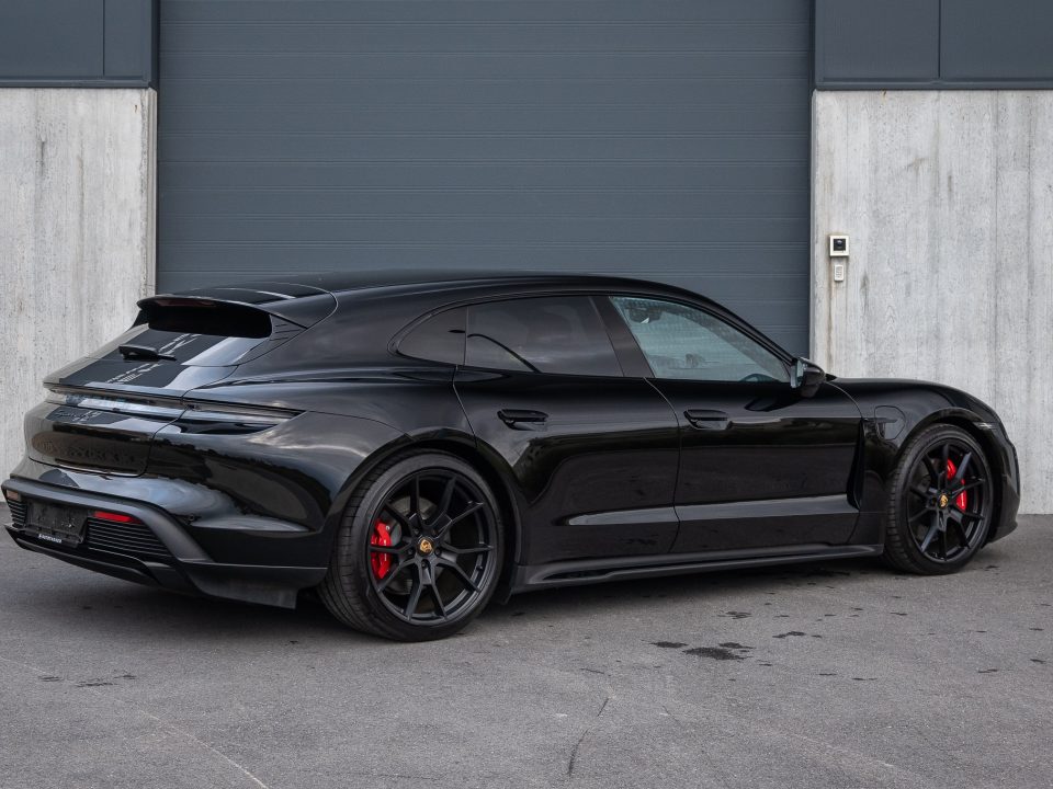 Porsche Taycan GTS Sport Turismo