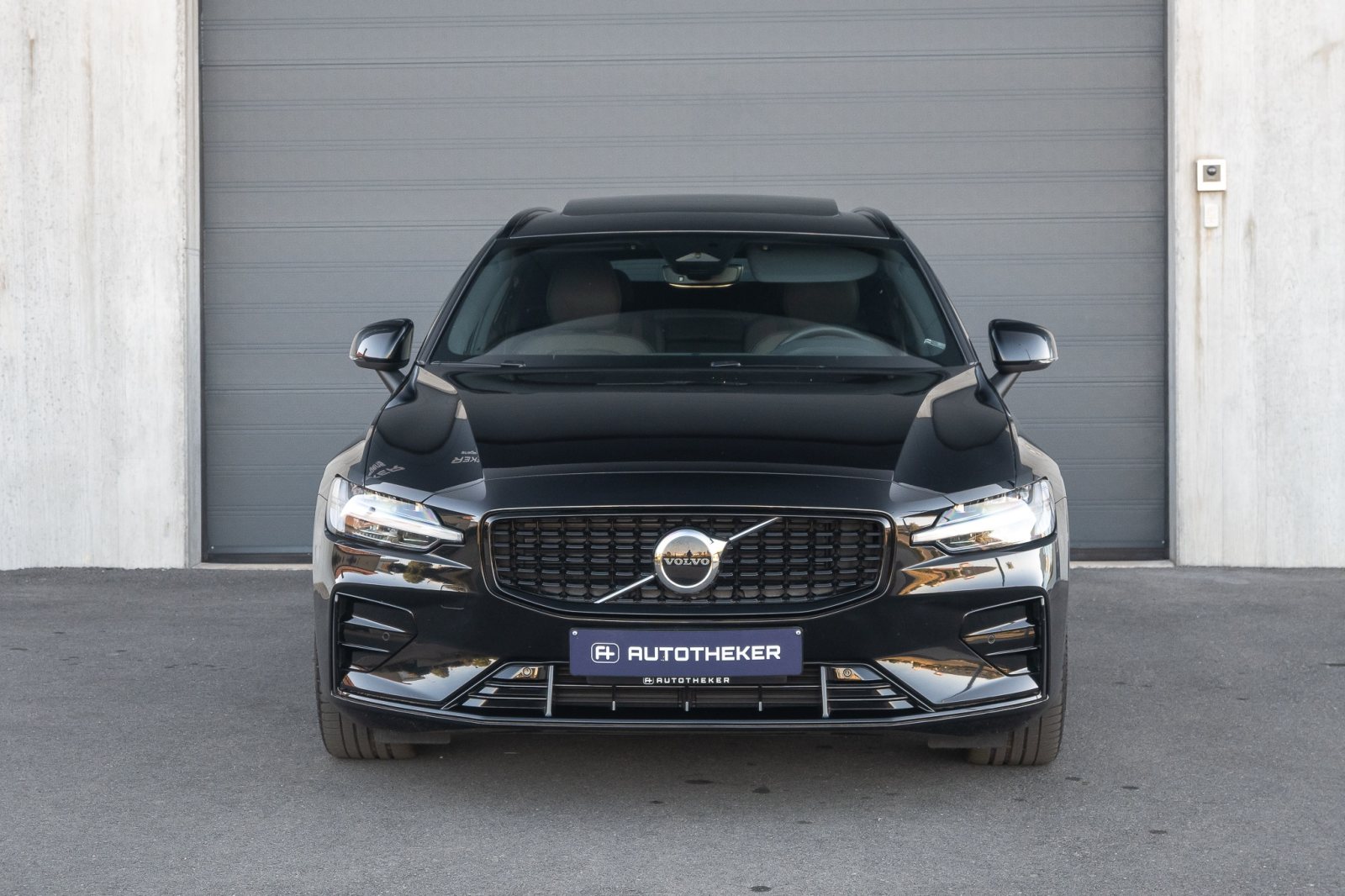 Volvo V60 B4 MHEV Plus Dark