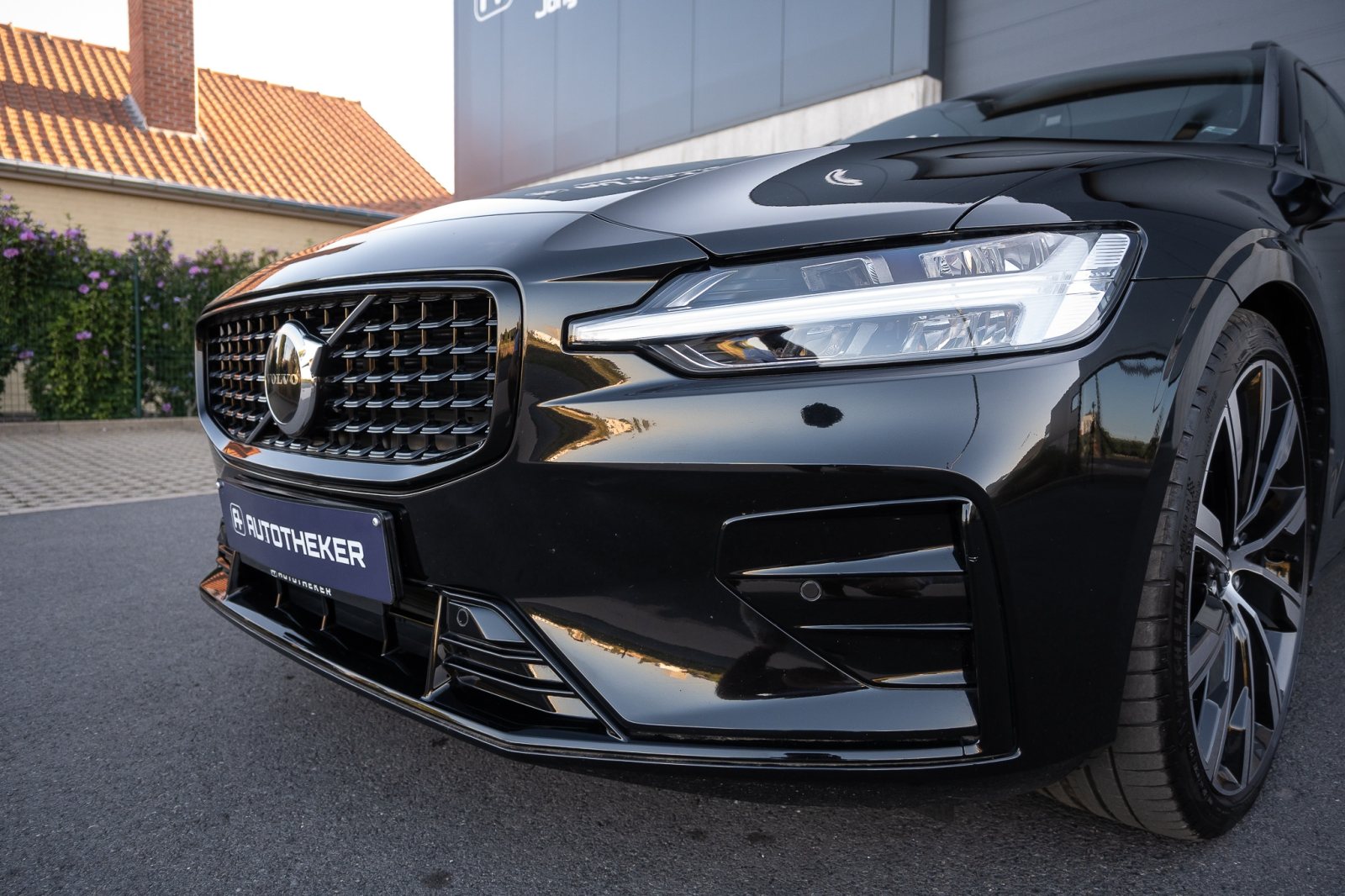 Volvo V60 B4 MHEV Plus Dark