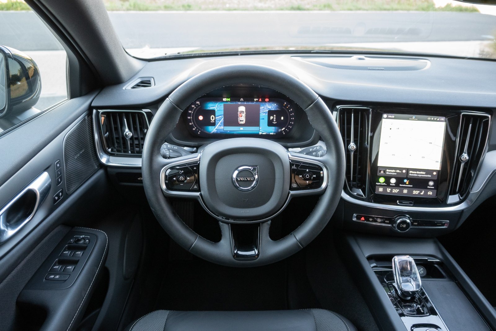 Volvo V60 B4 MHEV Plus Dark