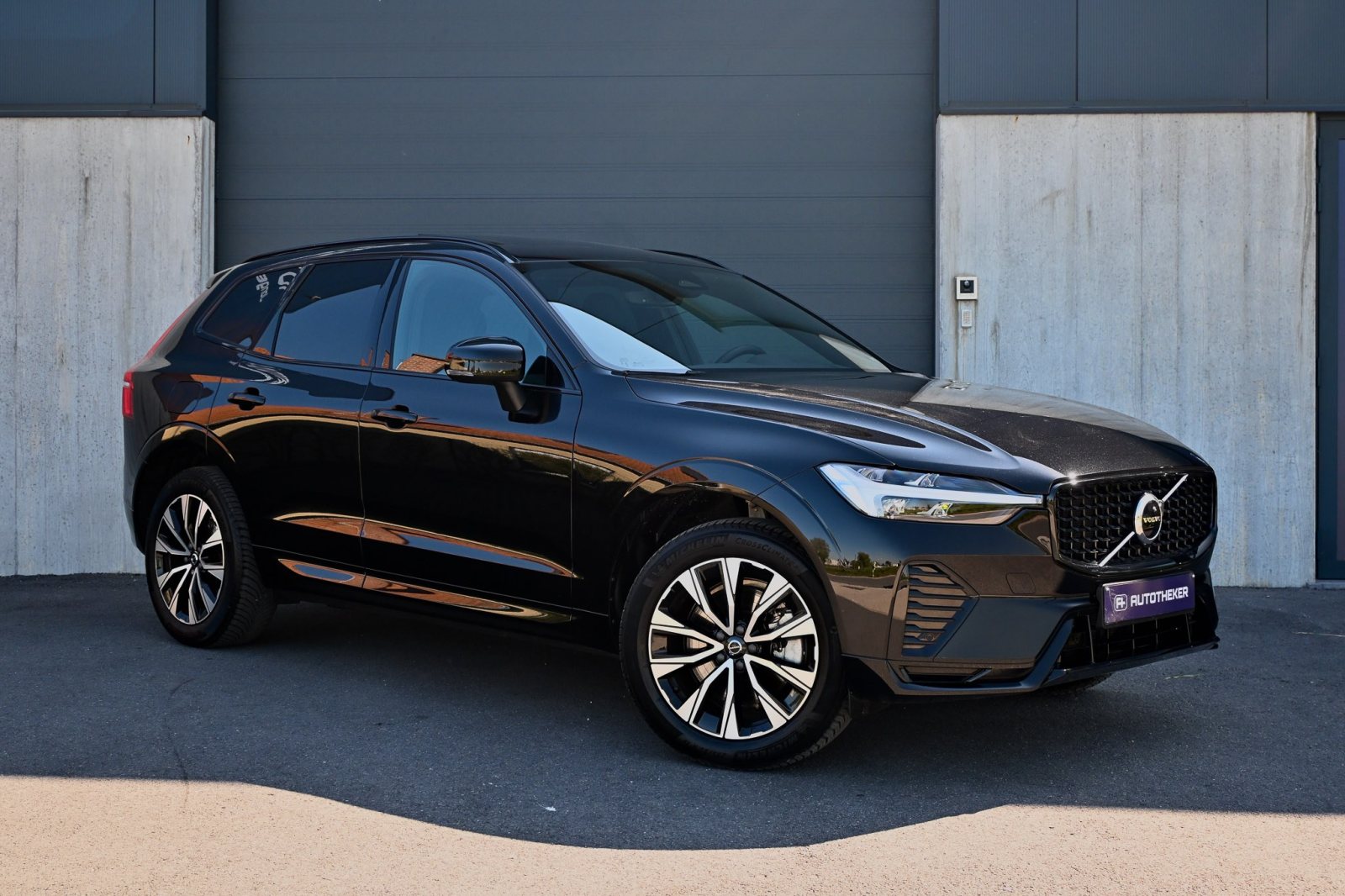 Volvo XC60 2.0 B4 Plus Dark