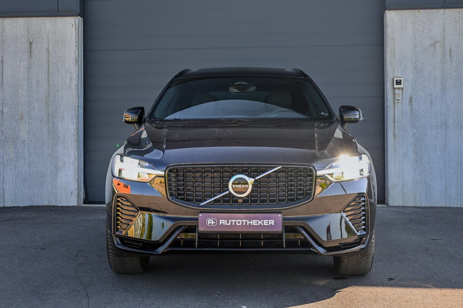 Volvo XC60 2.0 B4 Plus Dark