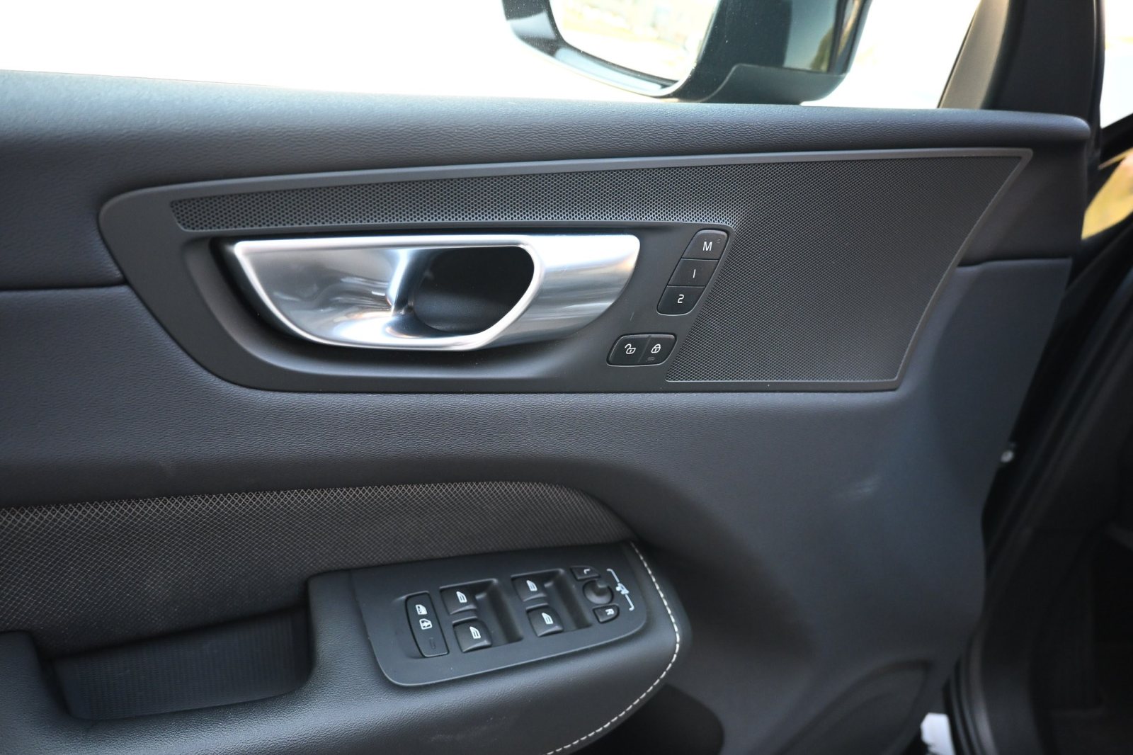 Volvo XC60 2.0 B4 Plus Dark