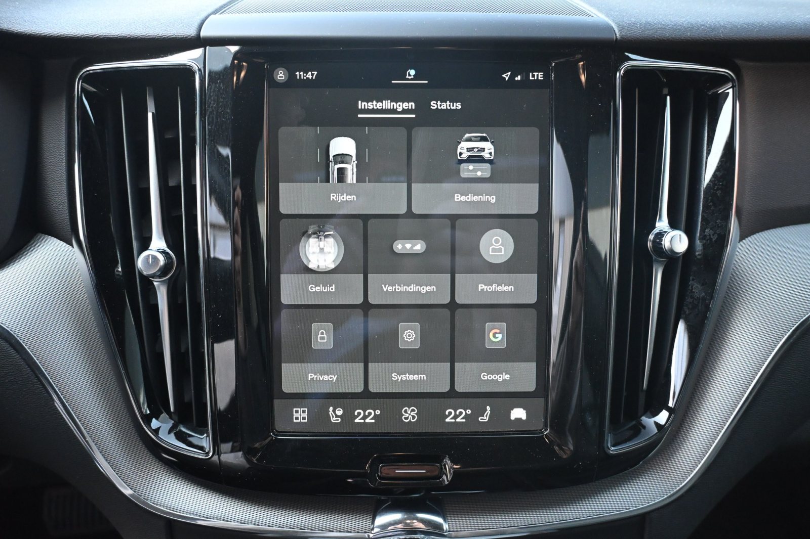Volvo XC60 2.0 B4 Plus Dark