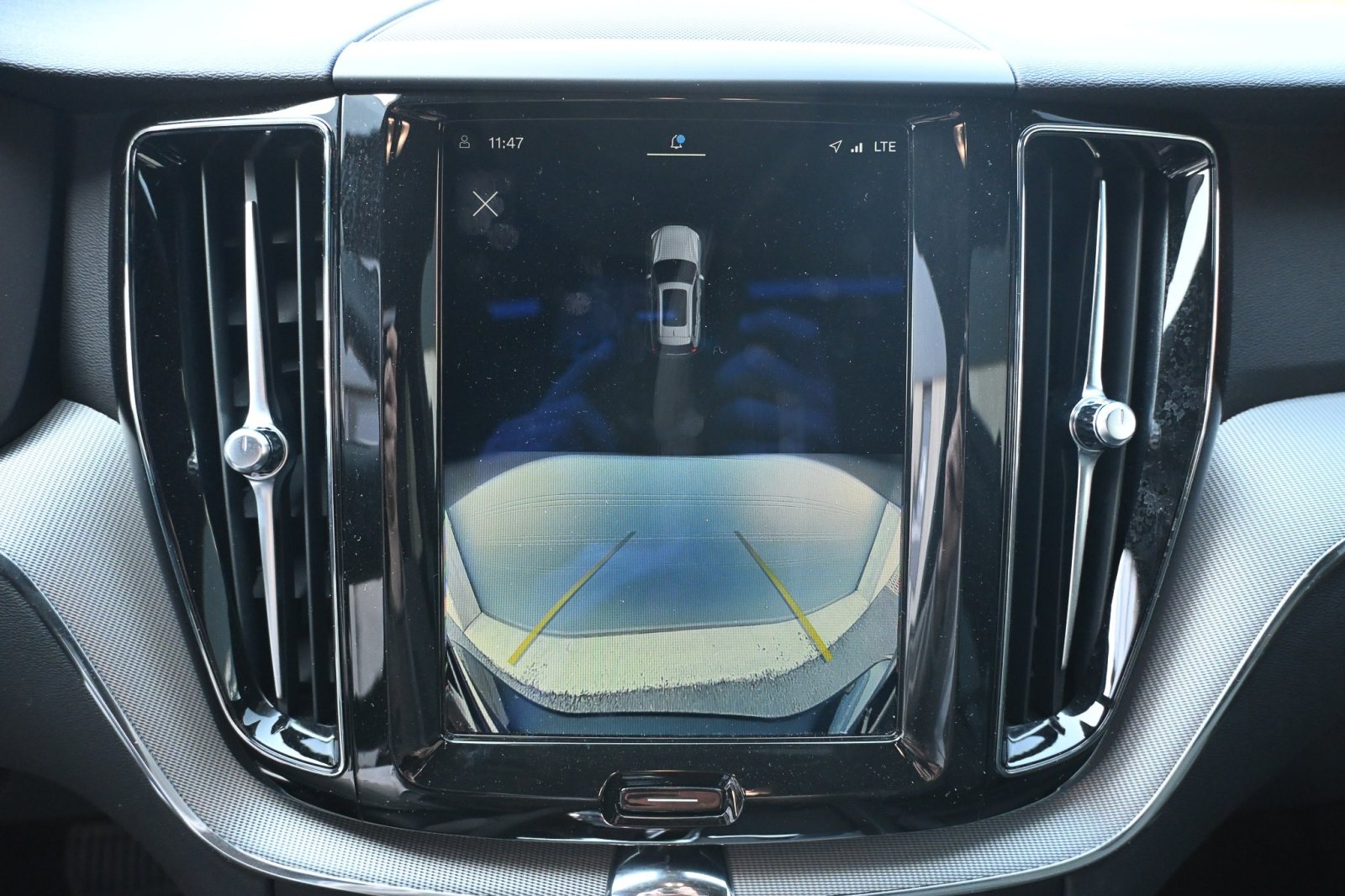 Volvo XC60 2.0 B4 Plus Dark