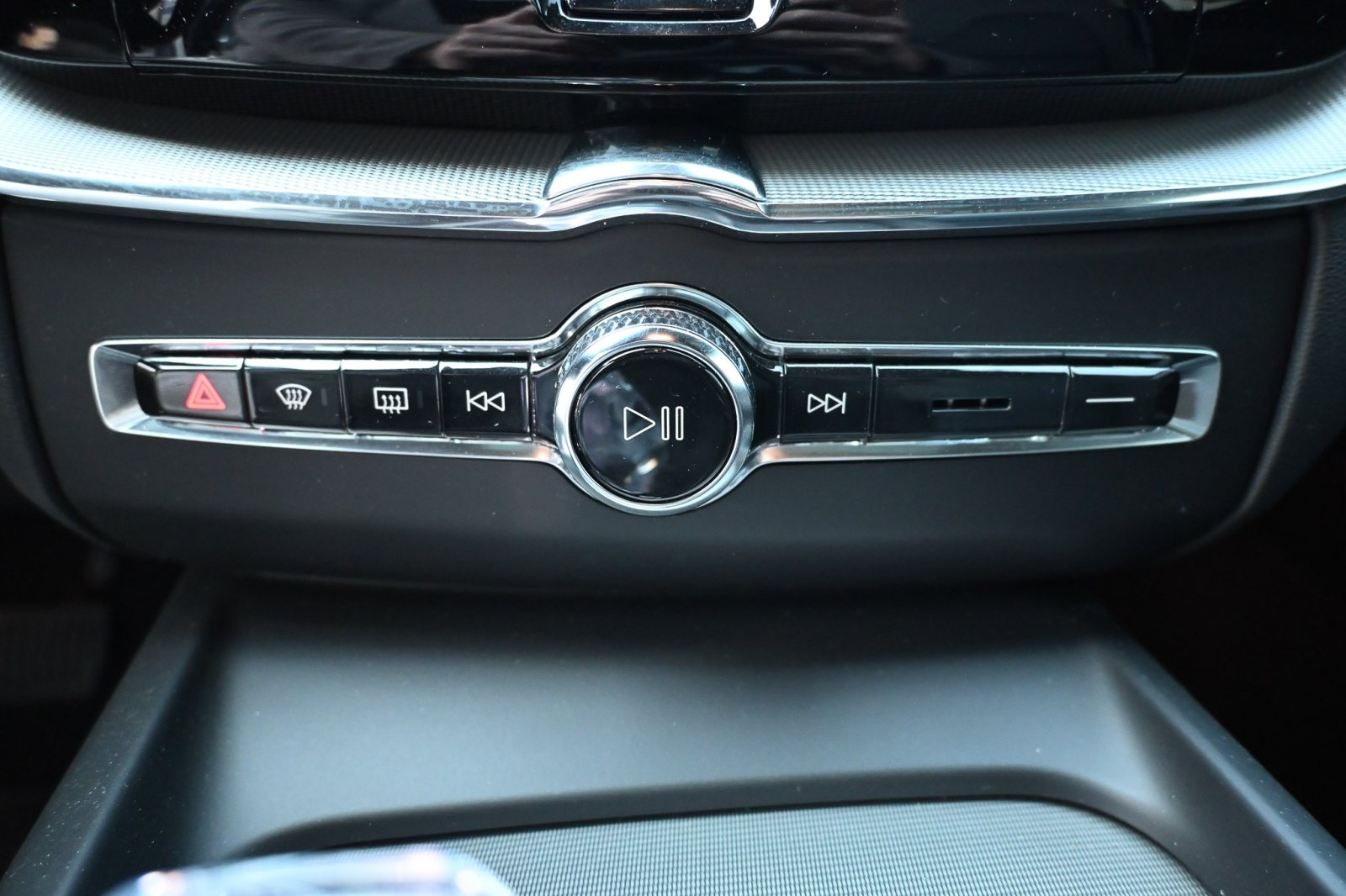 Volvo XC60 2.0 B4 Plus Dark