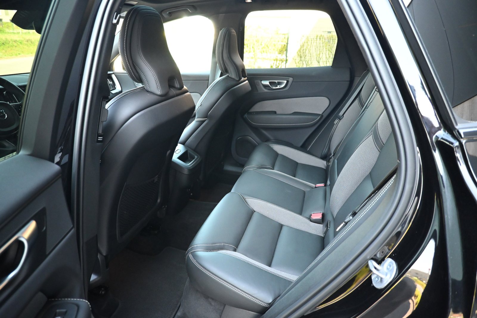 Volvo XC60 2.0 B4 Plus Dark