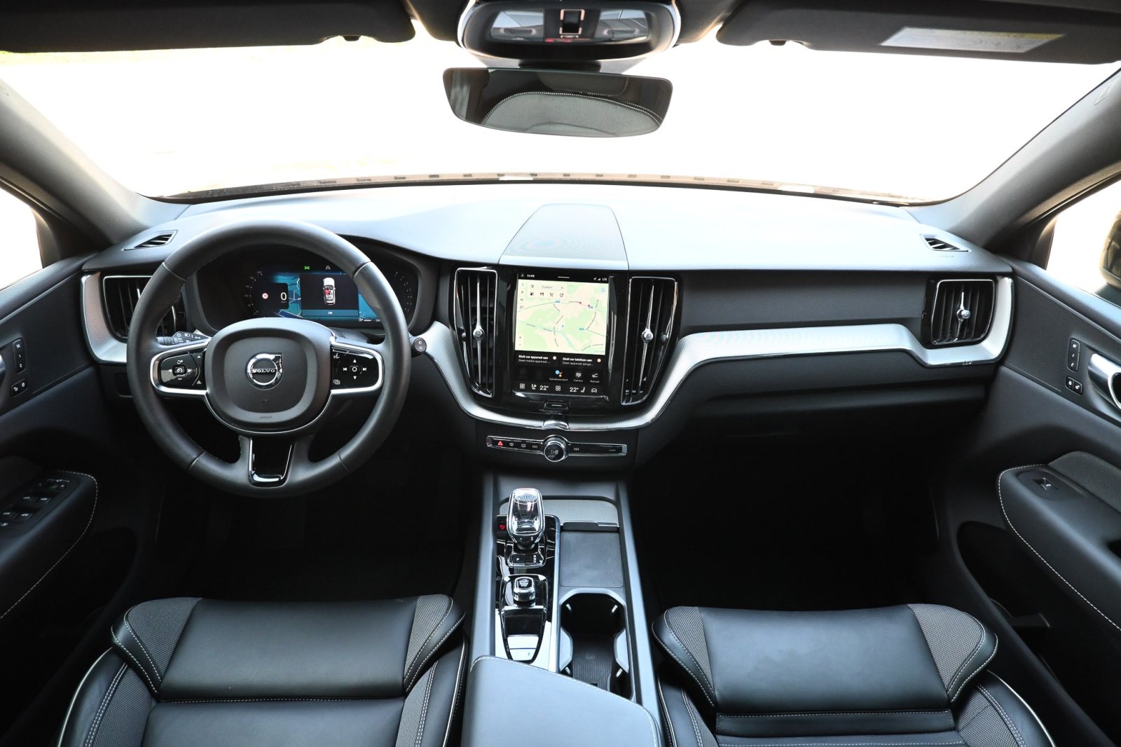 Volvo XC60 2.0 B4 Plus Dark