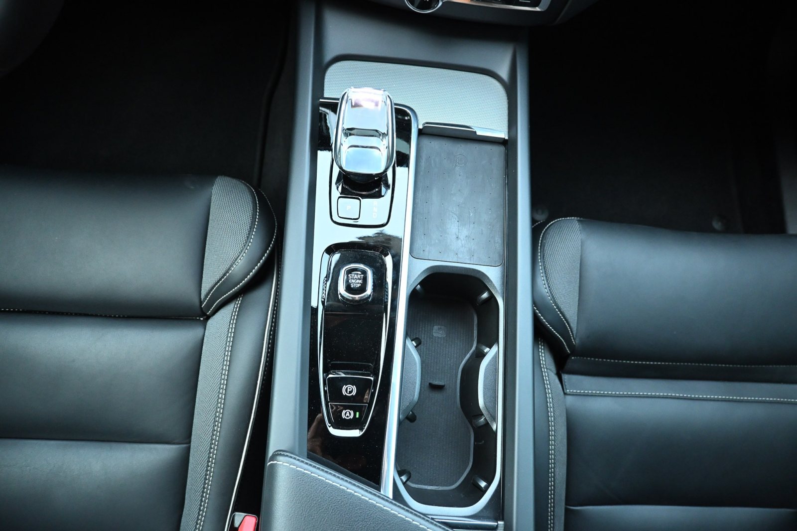 Volvo XC60 2.0 B4 Plus Dark