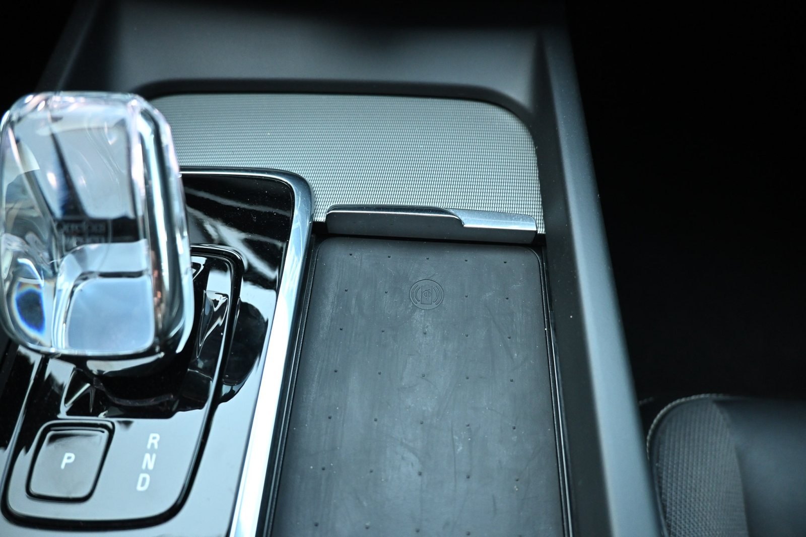Volvo XC60 2.0 B4 Plus Dark