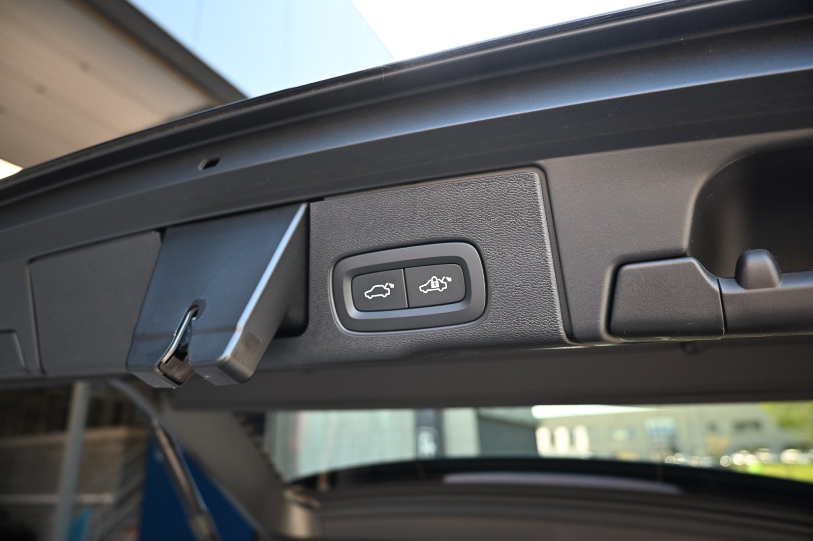Volvo XC60 2.0 B4 Plus Dark