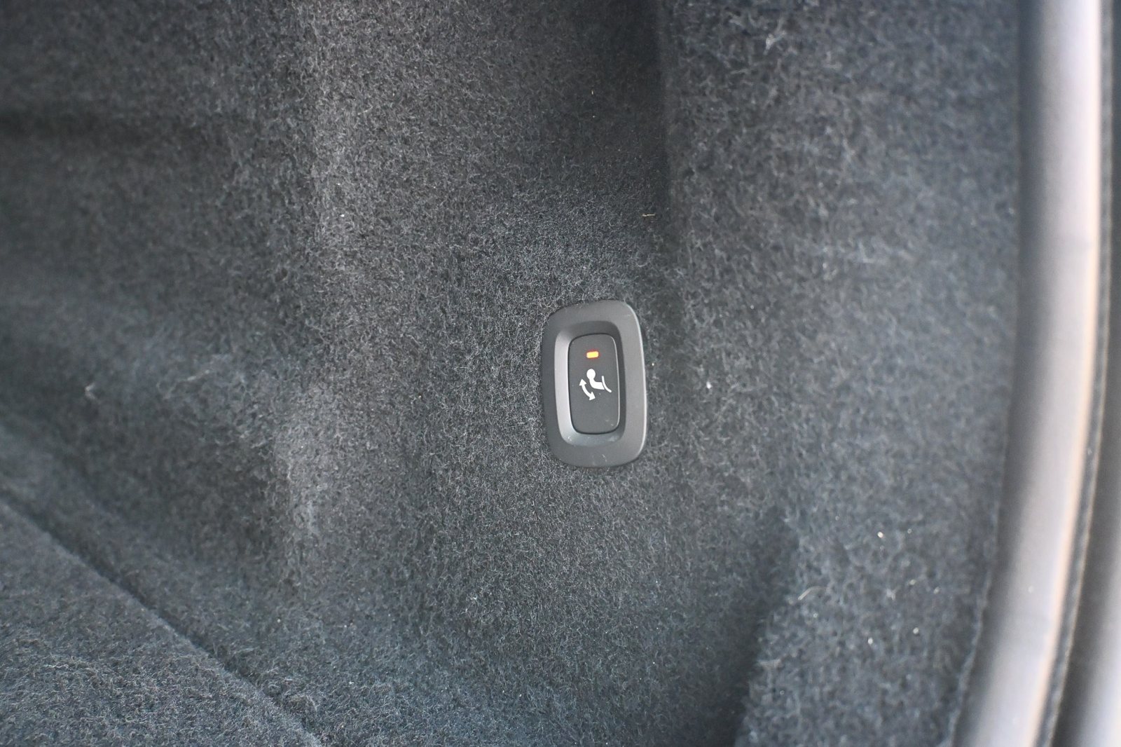 Volvo XC60 2.0 B4 Plus Dark